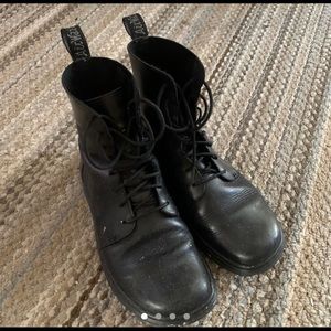 Doc Martens 8-eye black Danica boots UK4 US6 EU37